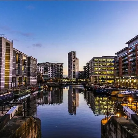 Clarance Docks/ Leeds Dock Beautiful View 公寓 利兹